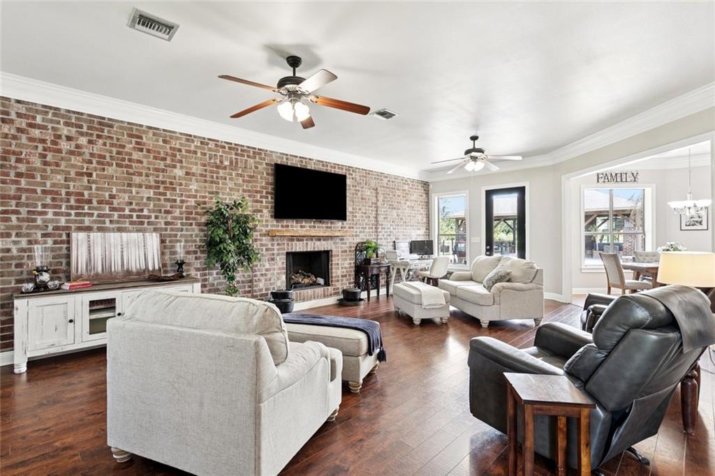 29090 Highway 444 Springfield, LA 70462 - Photo 6 of 36