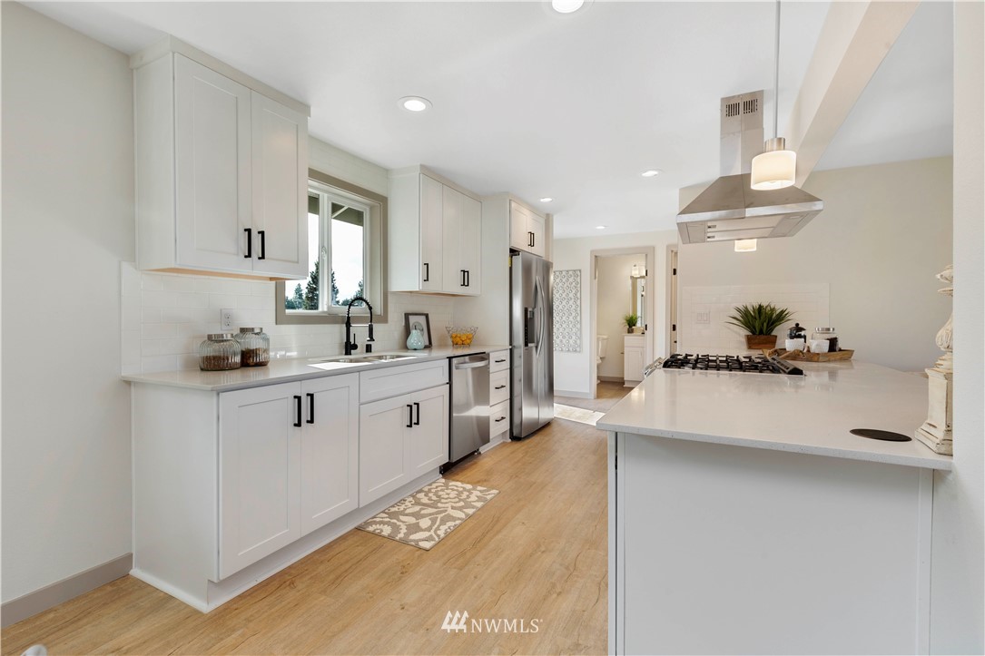 9002 217th Street Southwest Edmonds, WA 98026 - Photo 11 of 26 Gallery Image 11
