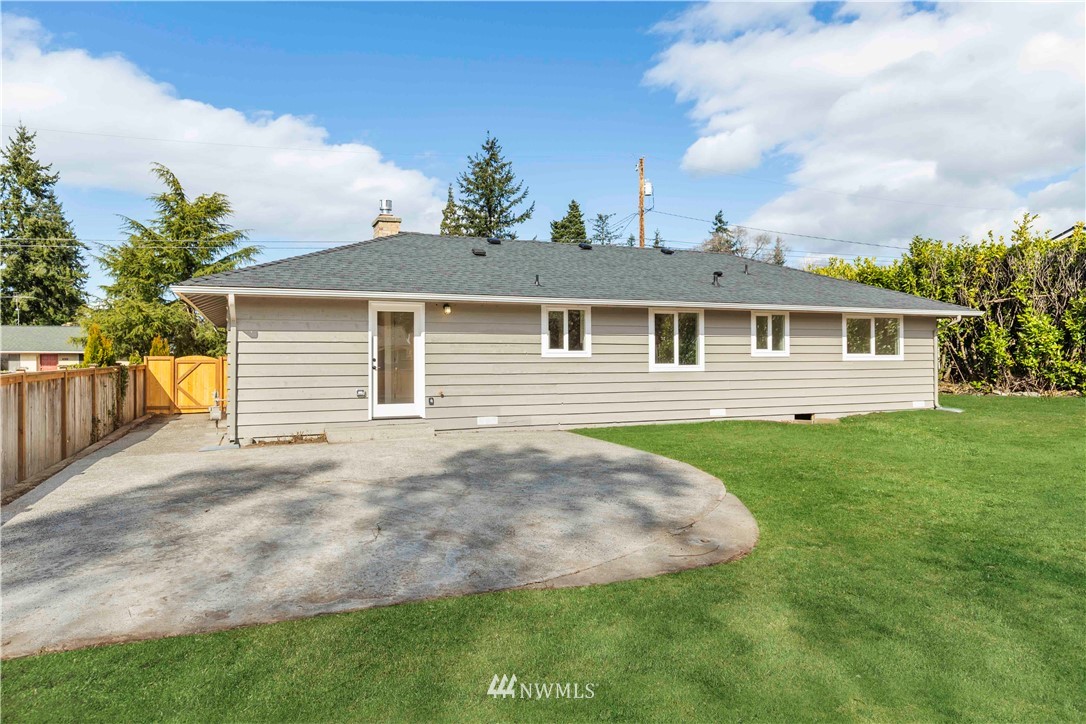 9002 217th Street Southwest Edmonds, WA 98026 - Photo 25 of 26 Gallery Image 25