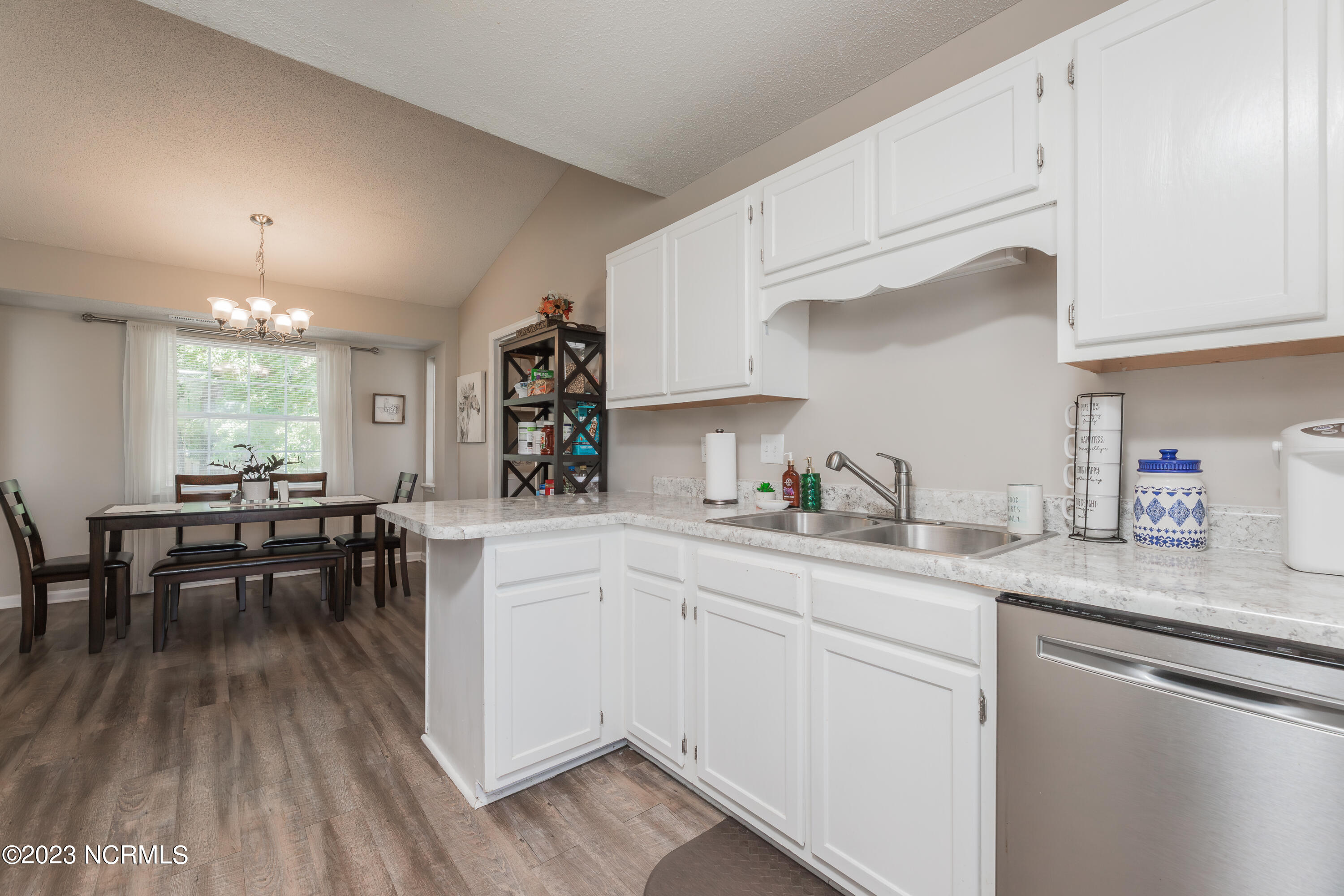 363 Running Road Jacksonville, NC 28546 - Photo 13 of 43 13KITCHEN