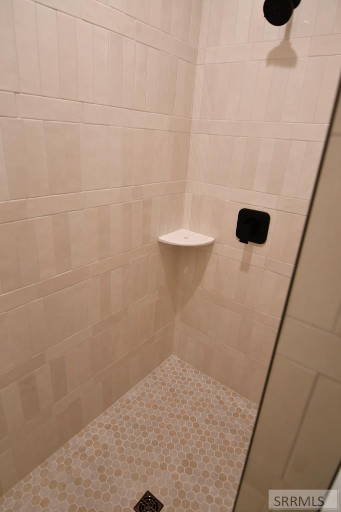 4143 East 206 North Rigby, ID 83442 - Photo 20 of 37 Primary Bathroom