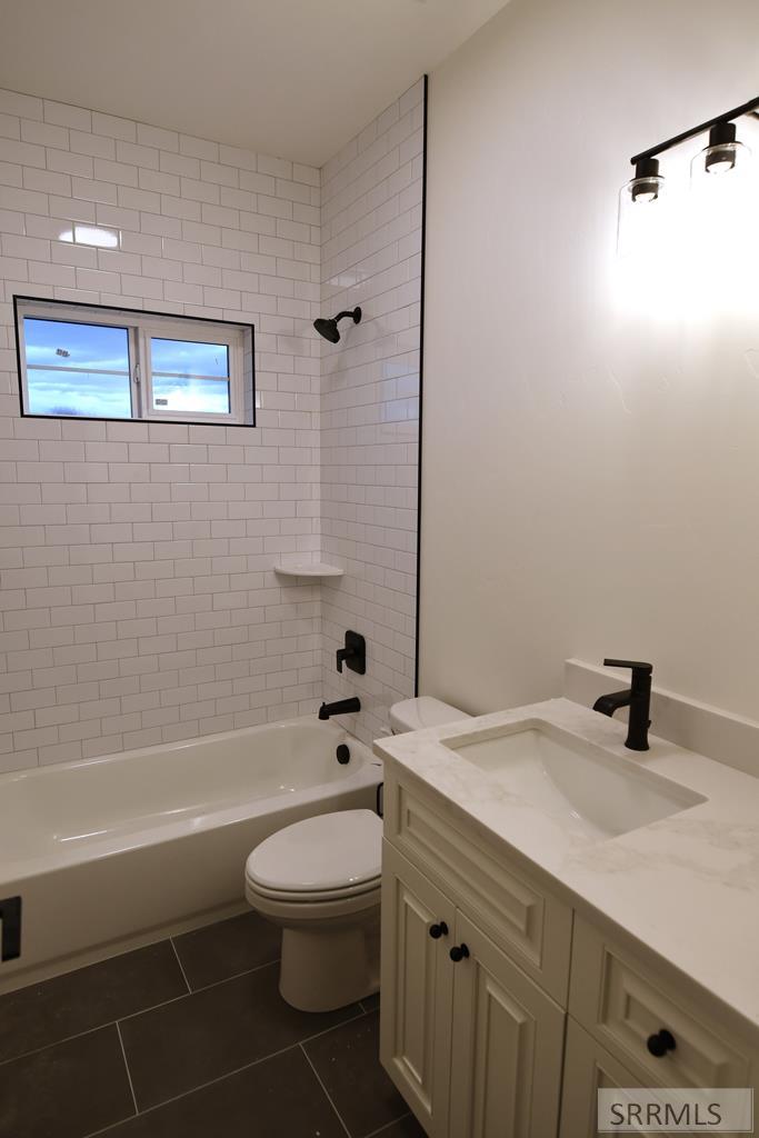 4143 East 206 North Rigby, ID 83442 - Photo 29 of 37 Main Bathroom
