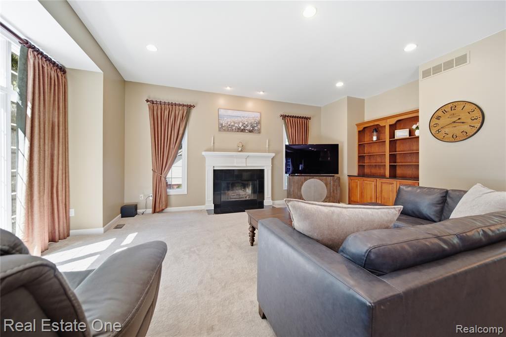 472 Timbermill Lane Howell, MI 48843 - Photo 11 of 52 Gallery Image 11