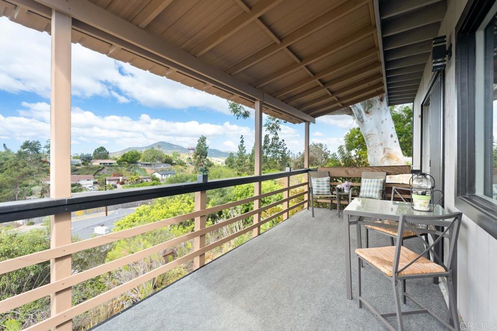 812 Sharon Way El Cajon, CA 92020 - Photo 64 of 65 a view of a chairs and table in patio with a small yard