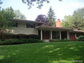 476 Wimpole Drive Rochester, MI 48309 - Photo 1 of 1 Curbside View