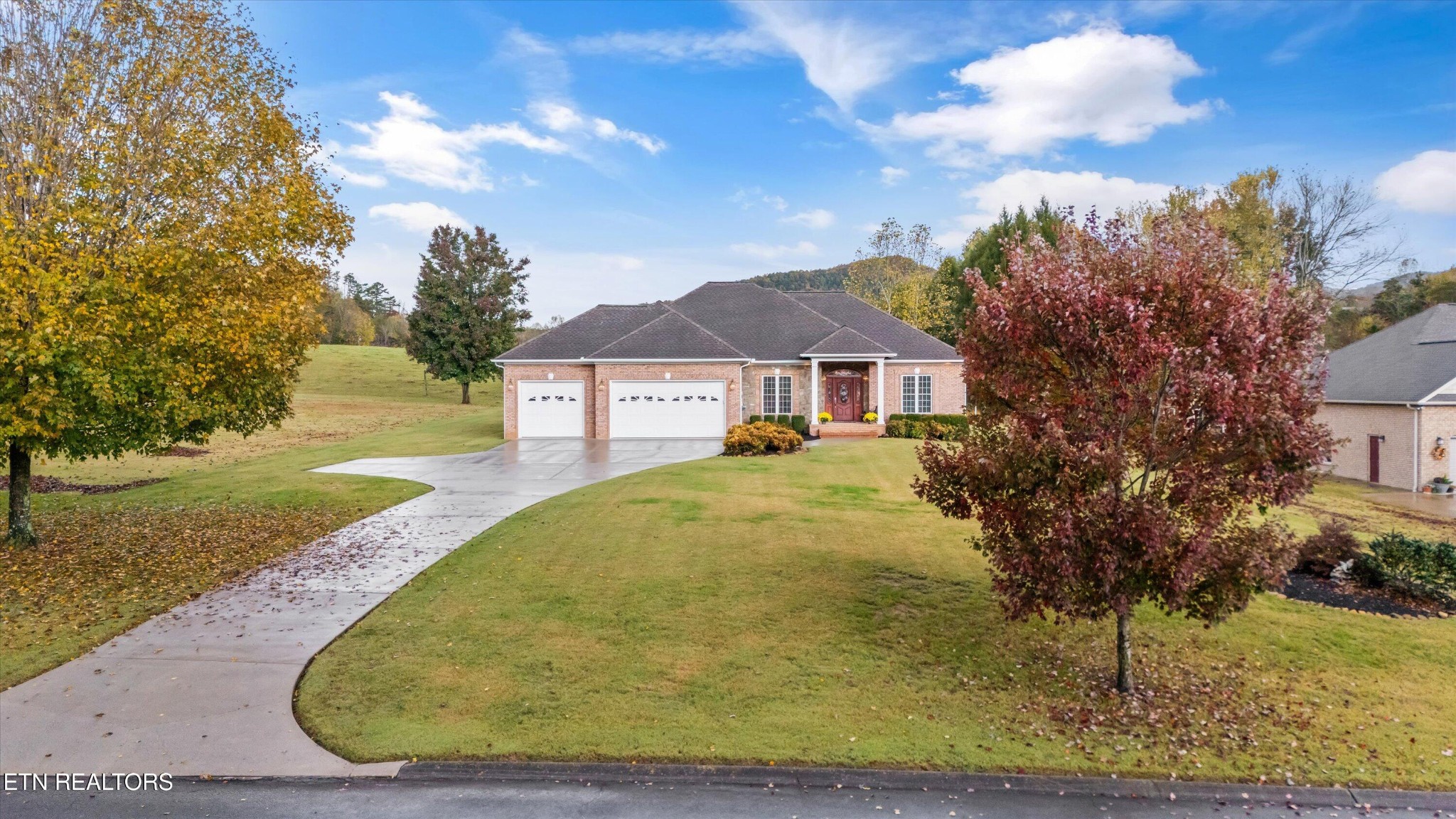 7613 Powderhorn Trail Townsend, TN 37882 - Photo 2 of 43 a view of a house with a yard