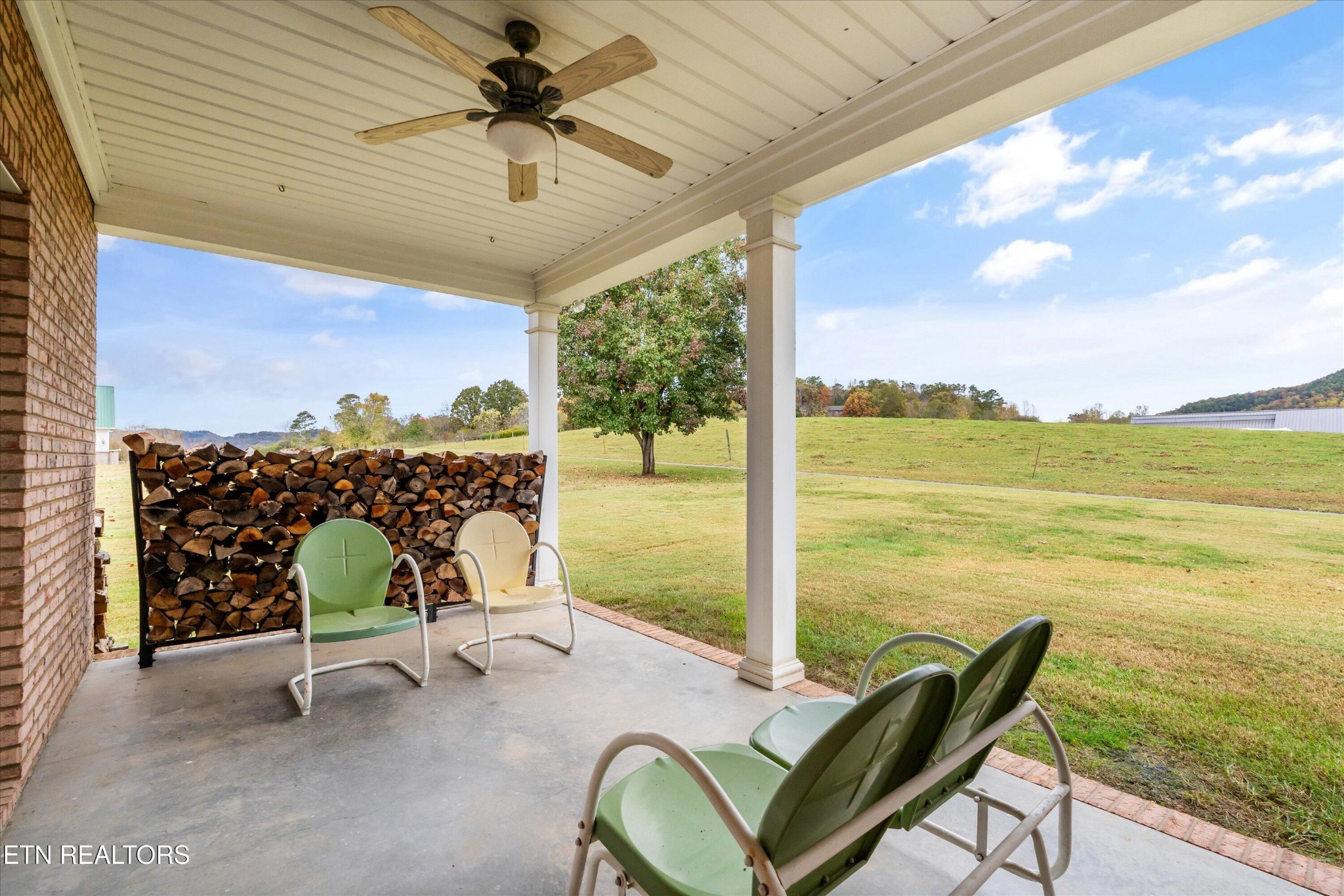 7613 Powderhorn Trail Townsend, TN 37882 - Photo 33 of 43 a view of a chairs in balcony