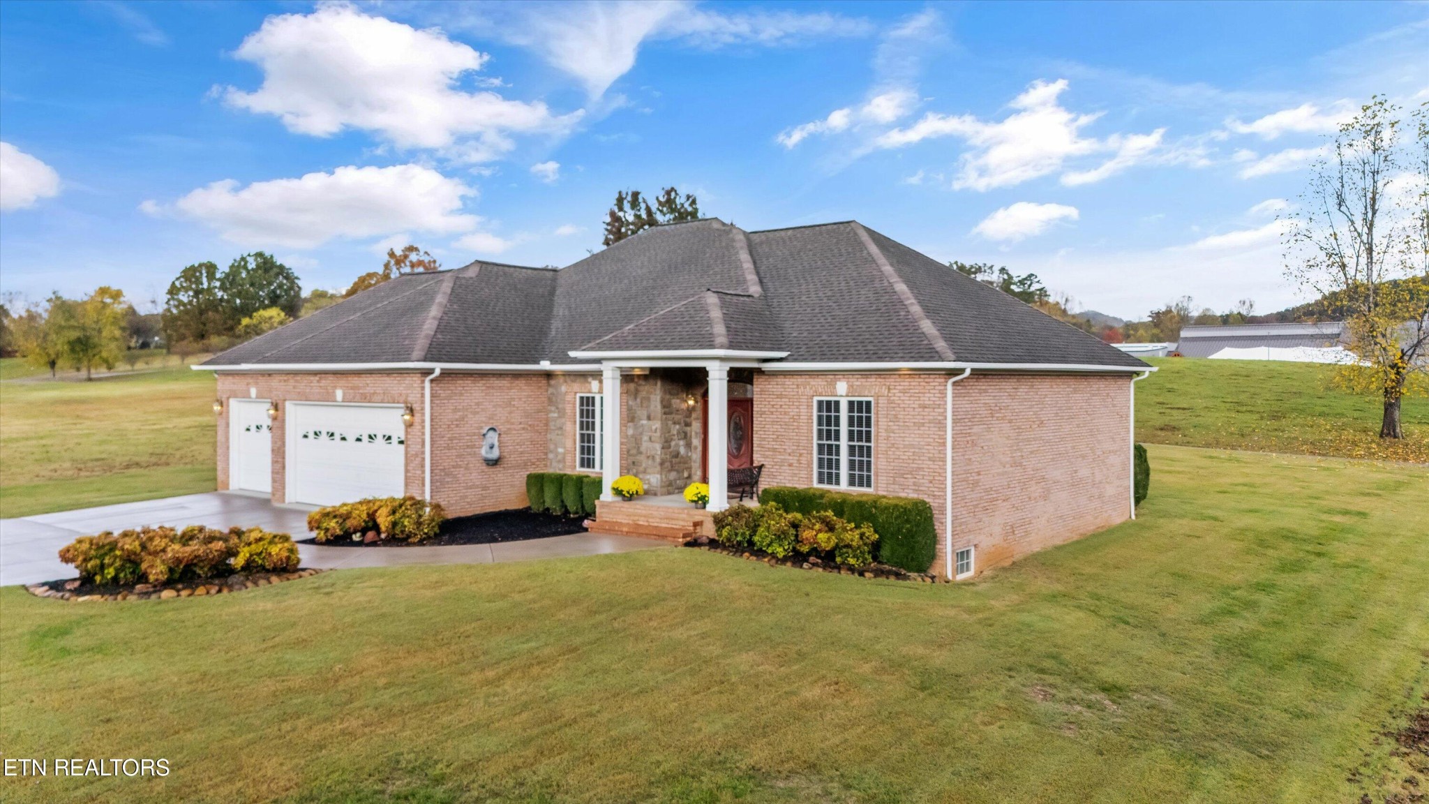 7613 Powderhorn Trail Townsend, TN 37882 - Photo 37 of 43 a front view of a house with garden