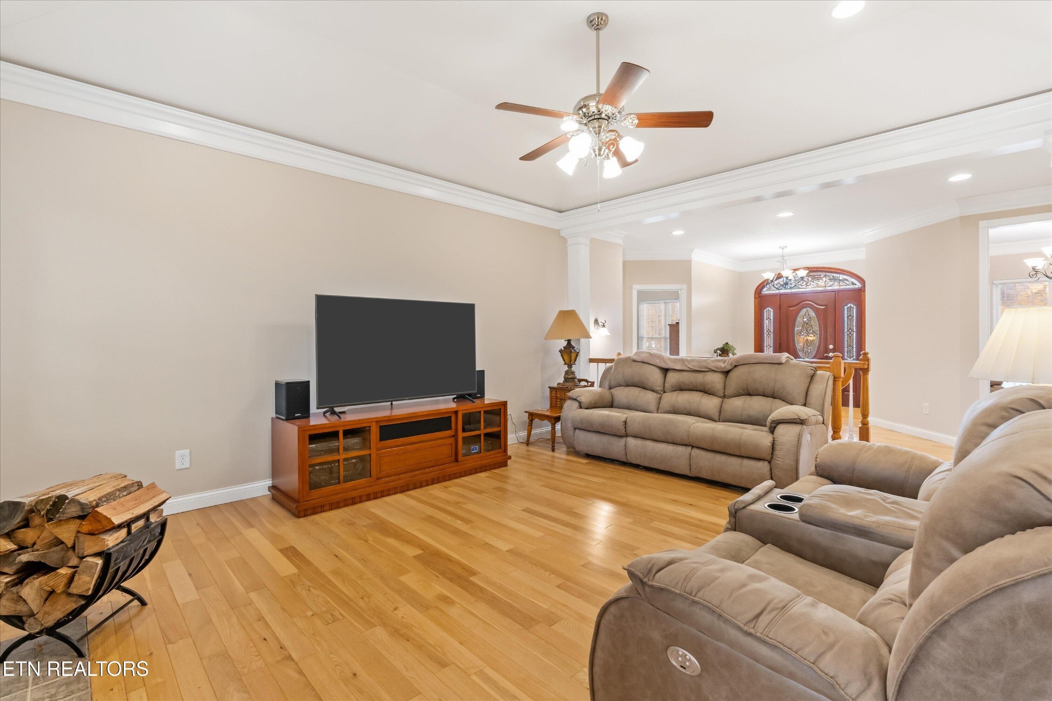 7613 Powderhorn Trail Townsend, TN 37882 - Photo 10 of 43 a living room with furniture and a flat screen tv