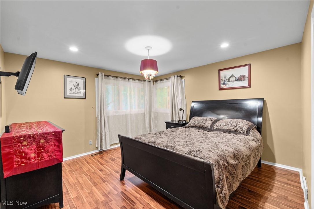32081 Cedar Road Cleveland, OH 44124 - Photo 23 of 39 Bedroom