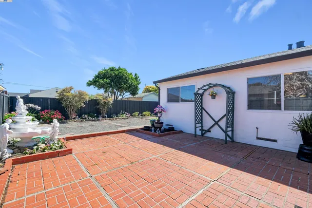 $918,000 | 1338 VÃa La Paloma, San Lorenzo, CA 94580