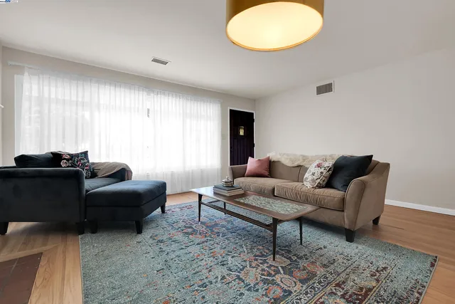 $918,000 | 1338 VÃa La Paloma, San Lorenzo, CA 94580