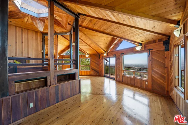 $2,250,000 | 440 Mariposa Drive, Ventura, CA 93001