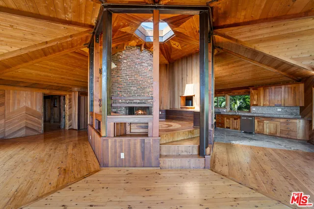 $2,250,000 | 440 Mariposa Drive, Ventura, CA 93001