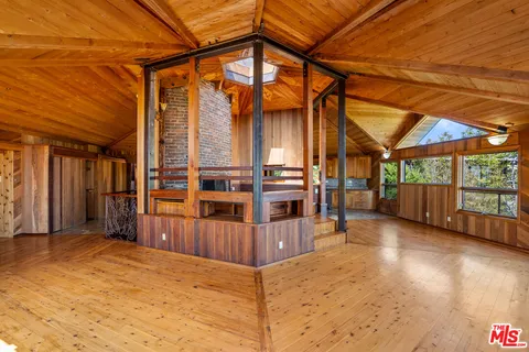 $1,999,999 | 440 Mariposa Drive, Ventura, CA 93001