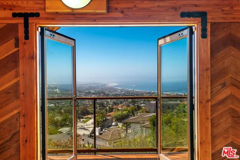$1,999,999 | 440 Mariposa Drive, Ventura, CA 93001