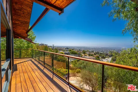 $1,999,999 | 440 Mariposa Drive, Ventura, CA 93001