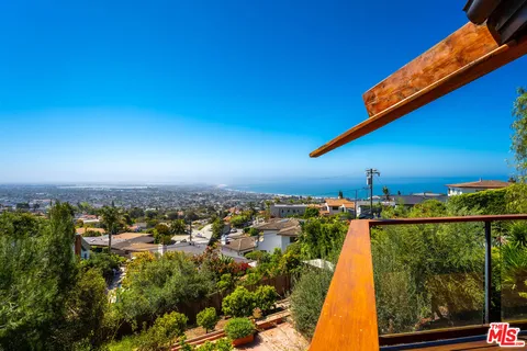 $1,999,999 | 440 Mariposa Drive, Ventura, CA 93001