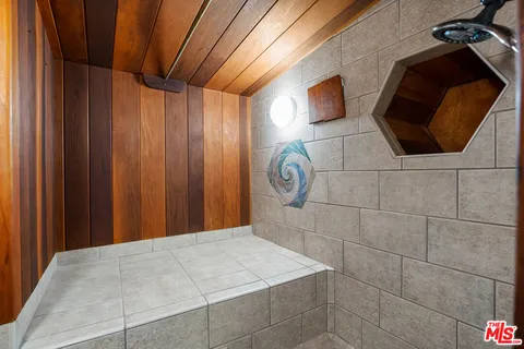 $1,999,999 | 440 Mariposa Drive, Ventura, CA 93001