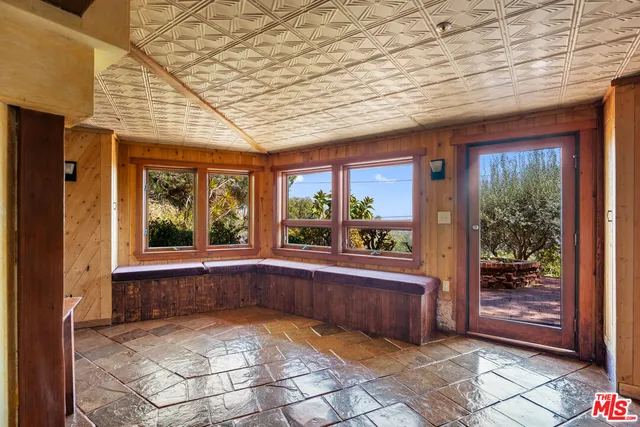 $2,250,000 | 440 Mariposa Drive, Ventura, CA 93001