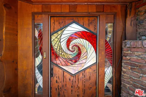 $1,999,999 | 440 Mariposa Drive, Ventura, CA 93001