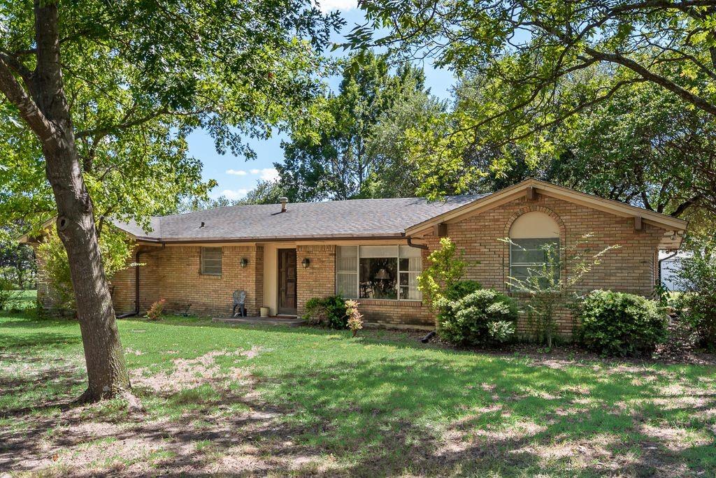 824 Batchler Road Red Oak, TX 75154 - Photo 6 of 28 Gallery Image 6