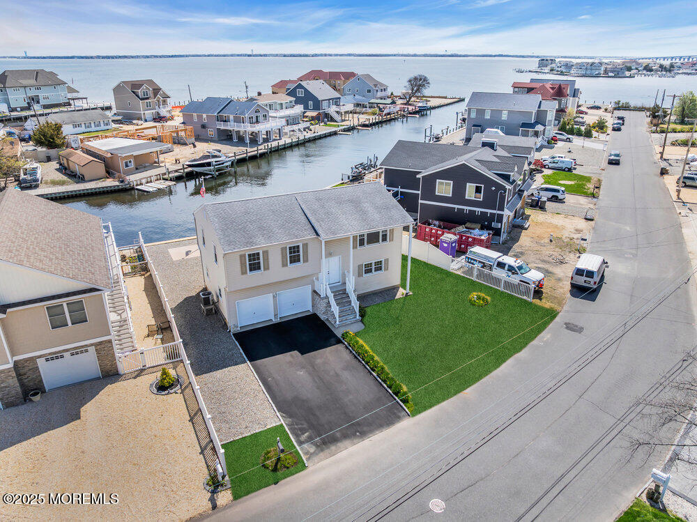 26 Mermaid Road Toms River, NJ 08753 - Photo 3 of 48 a picture of a city