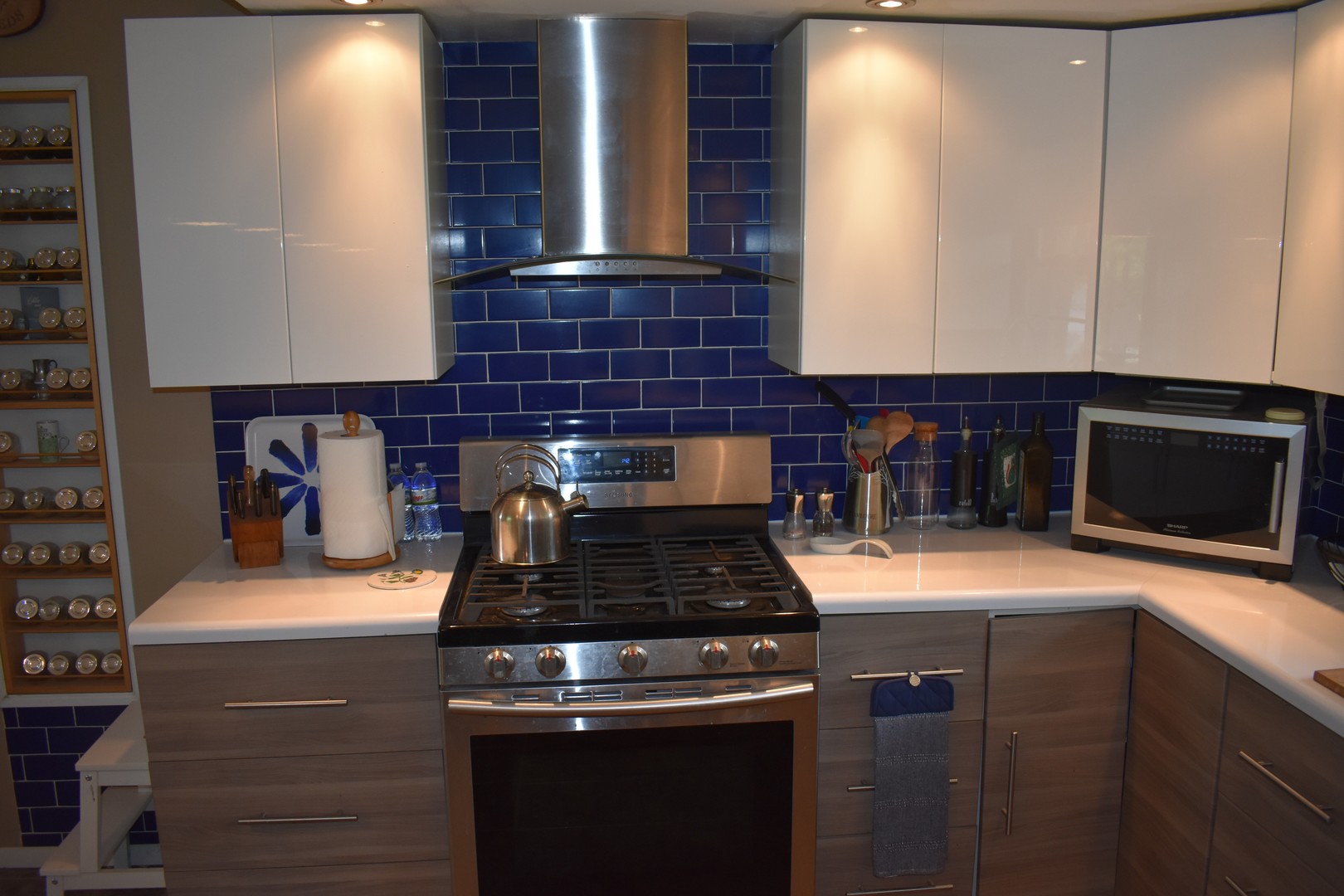 302 Weaver Court Loda, IL 60948 - Photo 11 of 25 a kitchen with a stove and a microwave