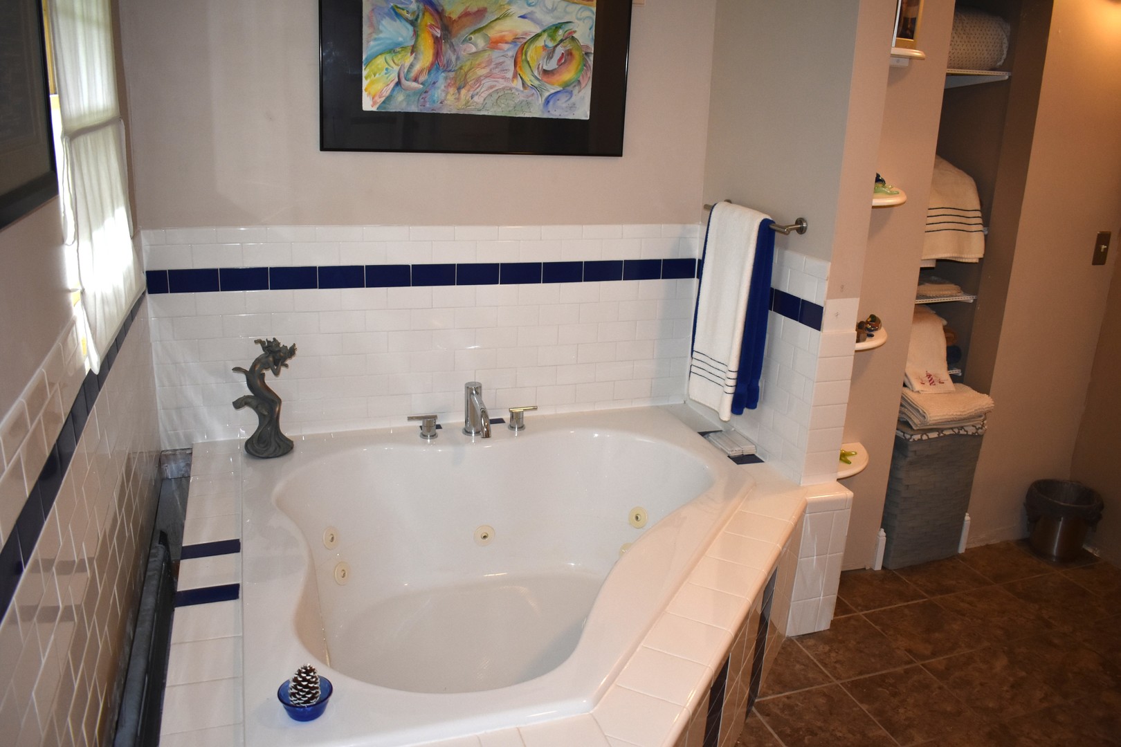 302 Weaver Court Loda, IL 60948 - Photo 15 of 25 a bathroom with a tub sink and mirror