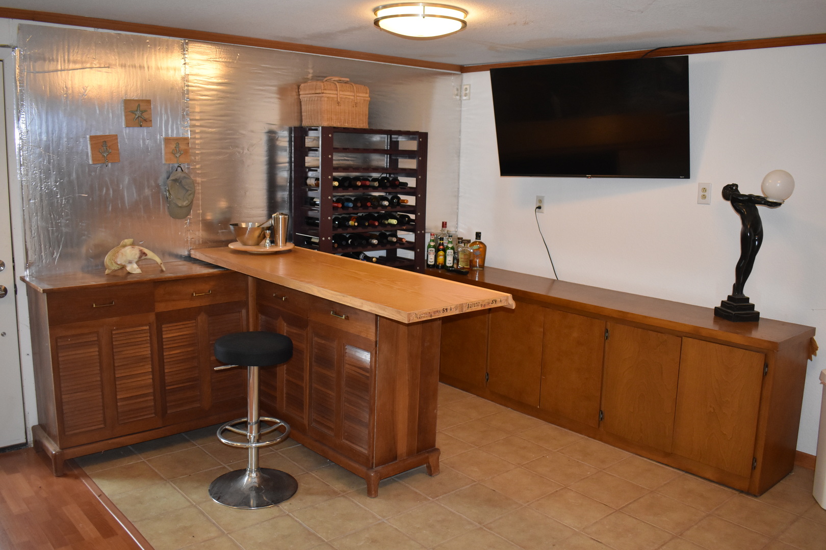 302 Weaver Court Loda, IL 60948 - Photo 20 of 25 a room with table and chairs