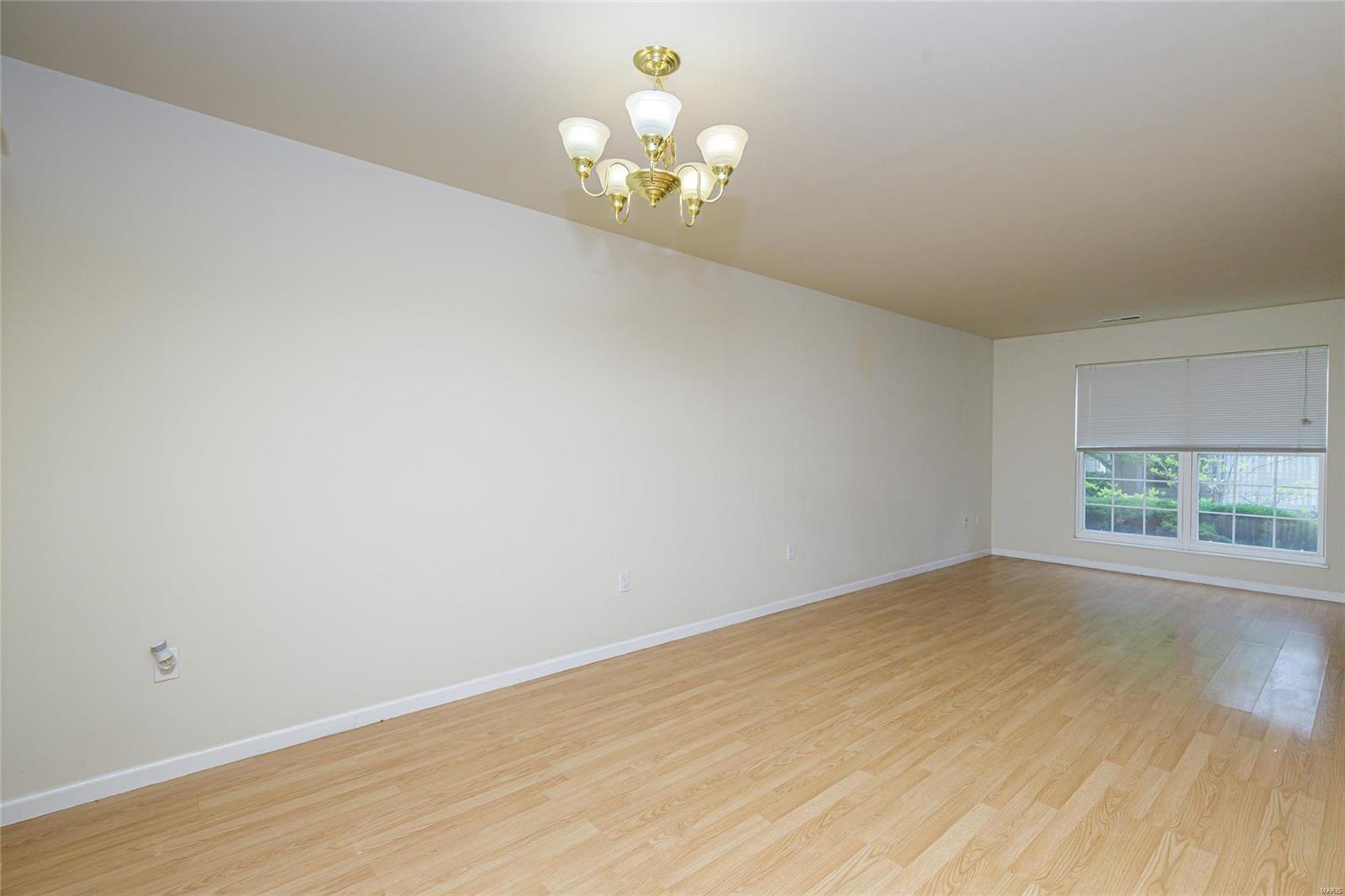 300 Montclair Tower Drive St. Charles, MO 63303 - Photo 11 of 39