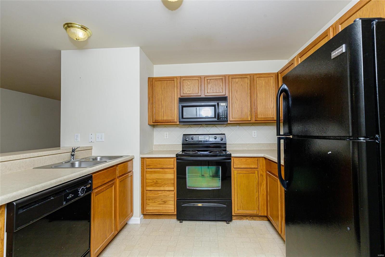 300 Montclair Tower Drive St. Charles, MO 63303 - Photo 13 of 39