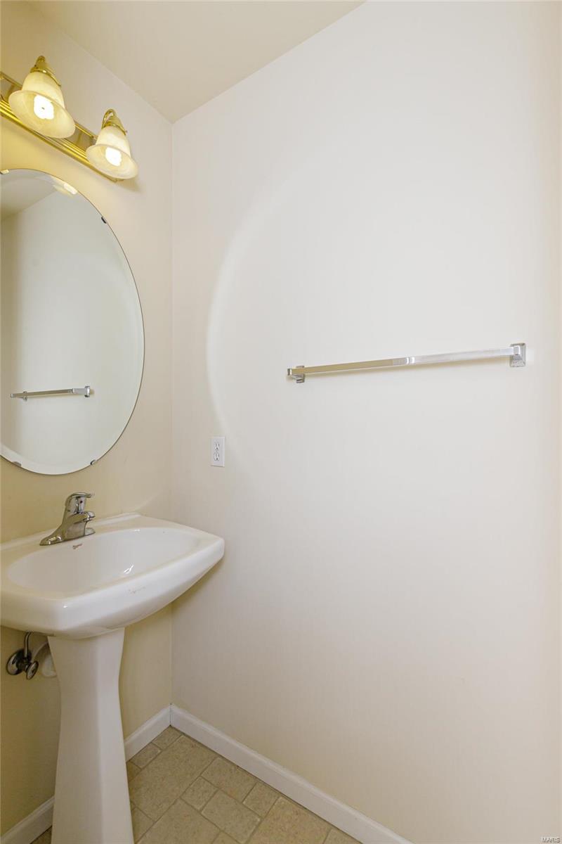 300 Montclair Tower Drive St. Charles, MO 63303 - Photo 21 of 39