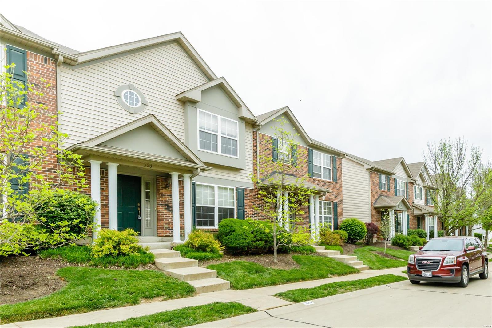 300 Montclair Tower Drive St. Charles, MO 63303 - Photo 3 of 39