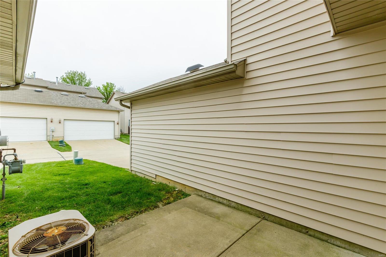 300 Montclair Tower Drive St. Charles, MO 63303 - Photo 37 of 39