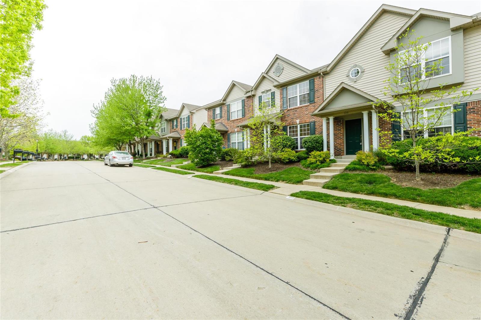 300 Montclair Tower Drive St. Charles, MO 63303 - Photo 4 of 39