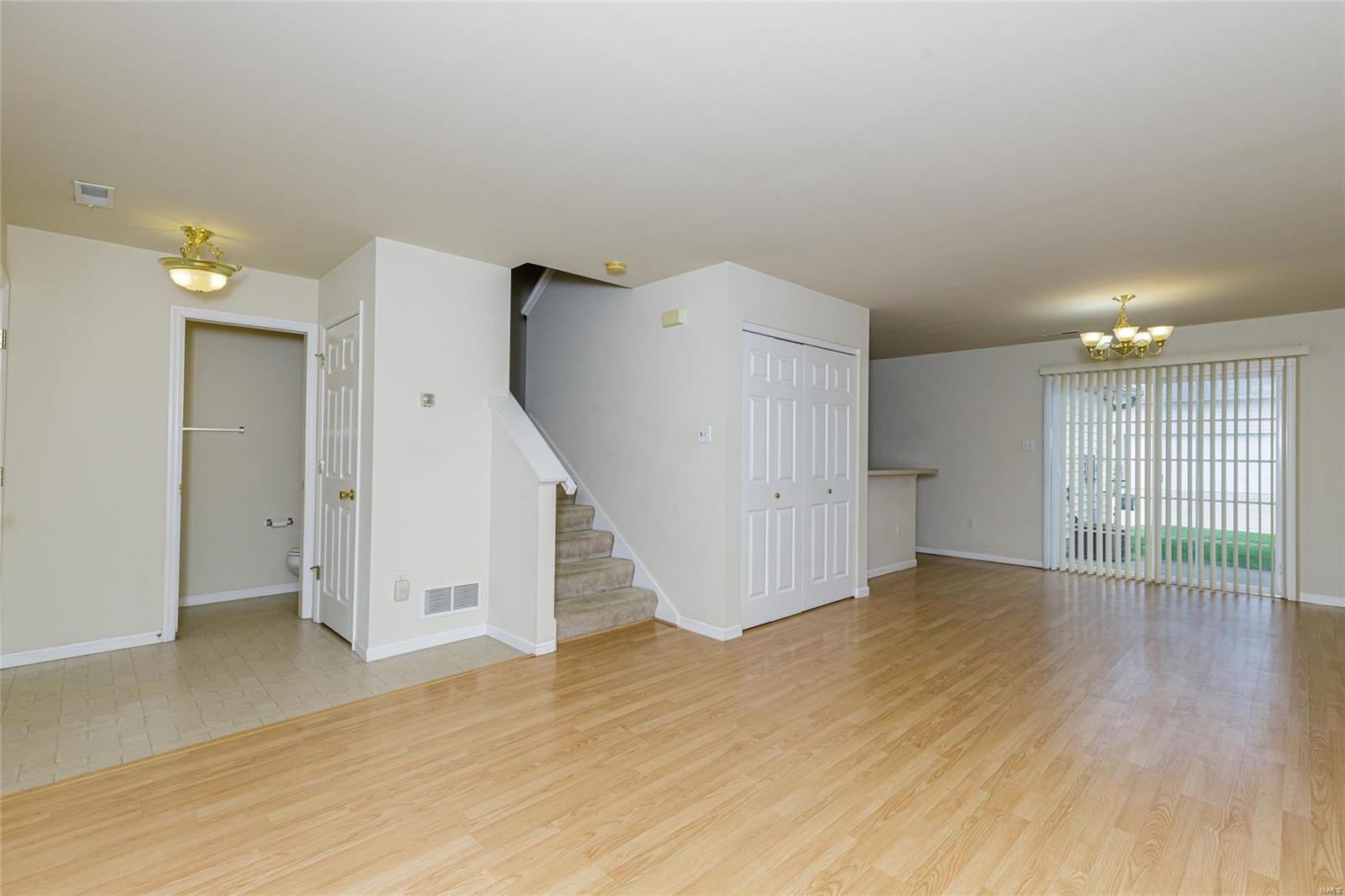 300 Montclair Tower Drive St. Charles, MO 63303 - Photo 5 of 39