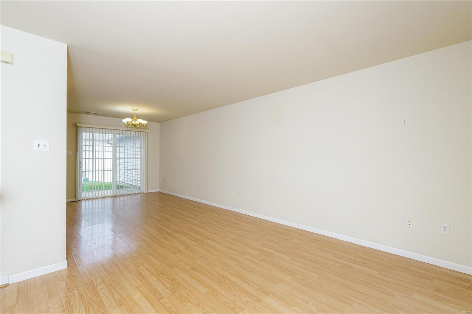 300 Montclair Tower Drive St. Charles, MO 63303 - Photo 6 of 39