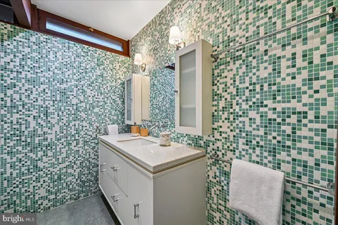 $1,995,000 | 6620 Fernwood Court, Bethesda, MD 20817