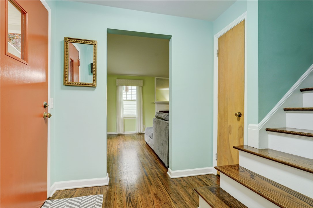 248 Wyndham Road Irondequoit, NY 14609 - Photo 2 of 32