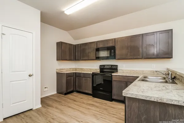 $1,425 | 10428 Green Branch, San Antonio, TX 78223