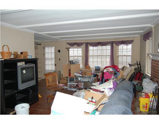 616 North Parish Road Turner, ME 04282 - Photo 7 of 12 Den/Family/Great Room.