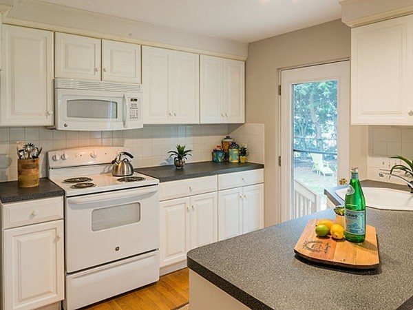 33 Sherrin Road Newton, MA 02462 - Photo 7 of 22