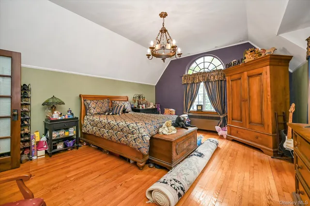 $1,488,000 | 33-64 190th Street | Auburndale