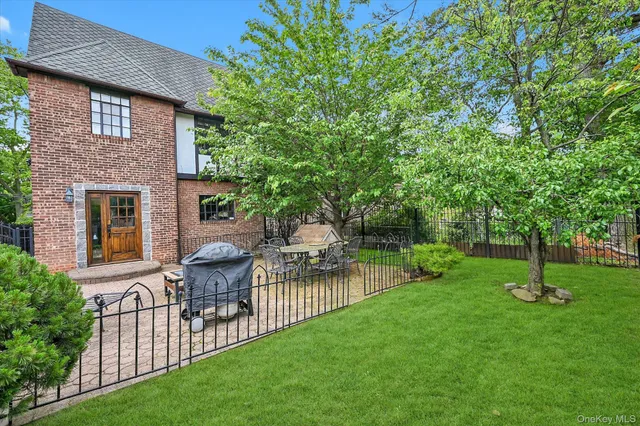 $1,488,000 | 33-64 190th Street | Auburndale