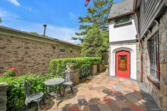 $1,488,000 | 33-64 190th Street | Auburndale