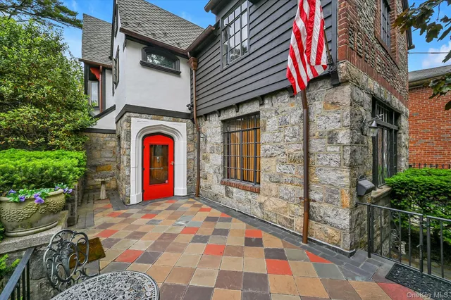 $1,488,000 | 33-64 190th Street | Auburndale