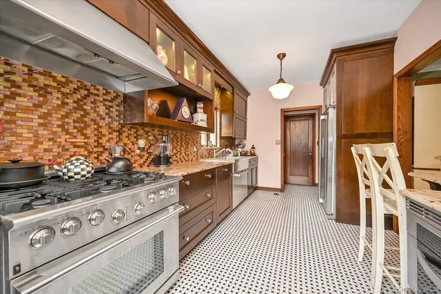 $1,488,000 | 33-64 190th Street | Auburndale