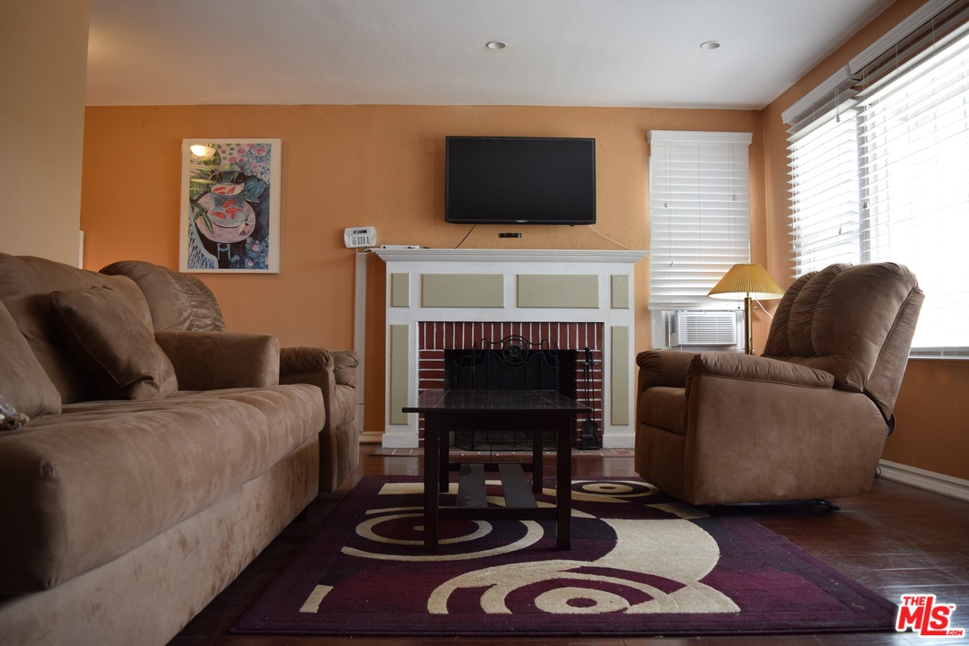 4439 Ottawa Avenue Riverside, CA 92507 - Photo 4 of 31
