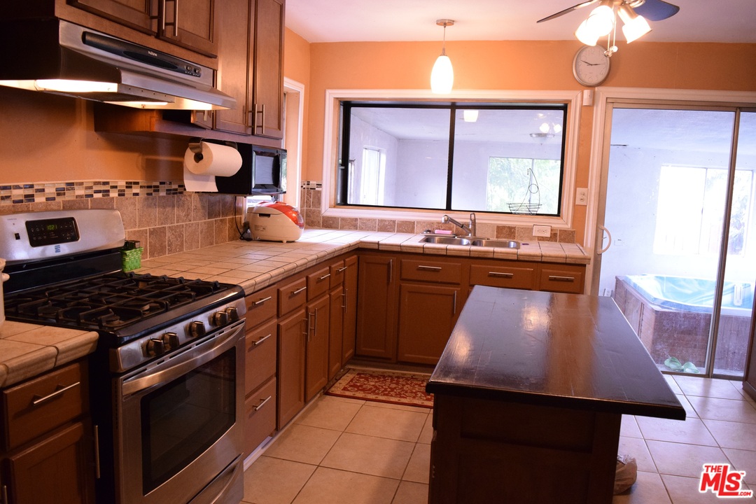 4439 Ottawa Avenue Riverside, CA 92507 - Photo 10 of 31